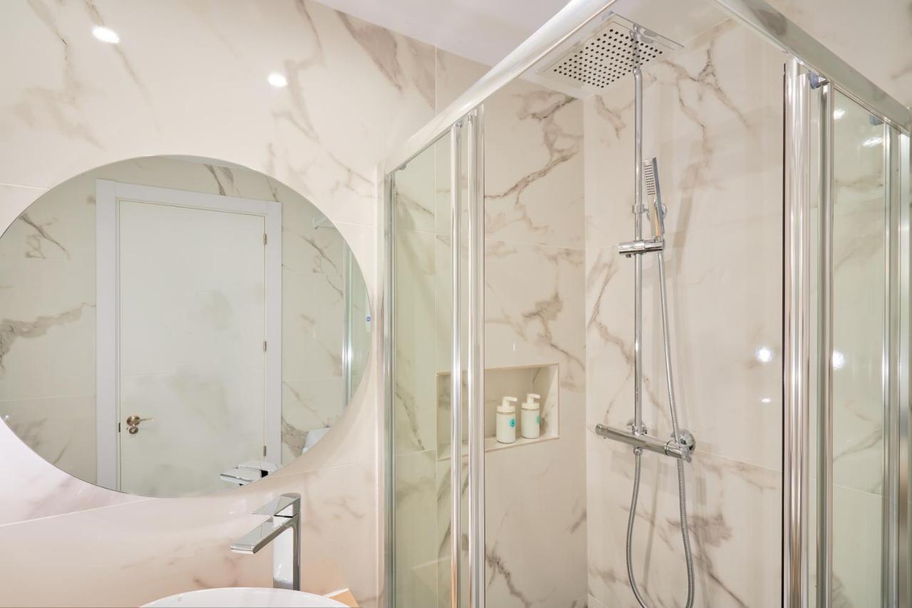 Suite Roca Chica Torremolinos Buitenkant foto